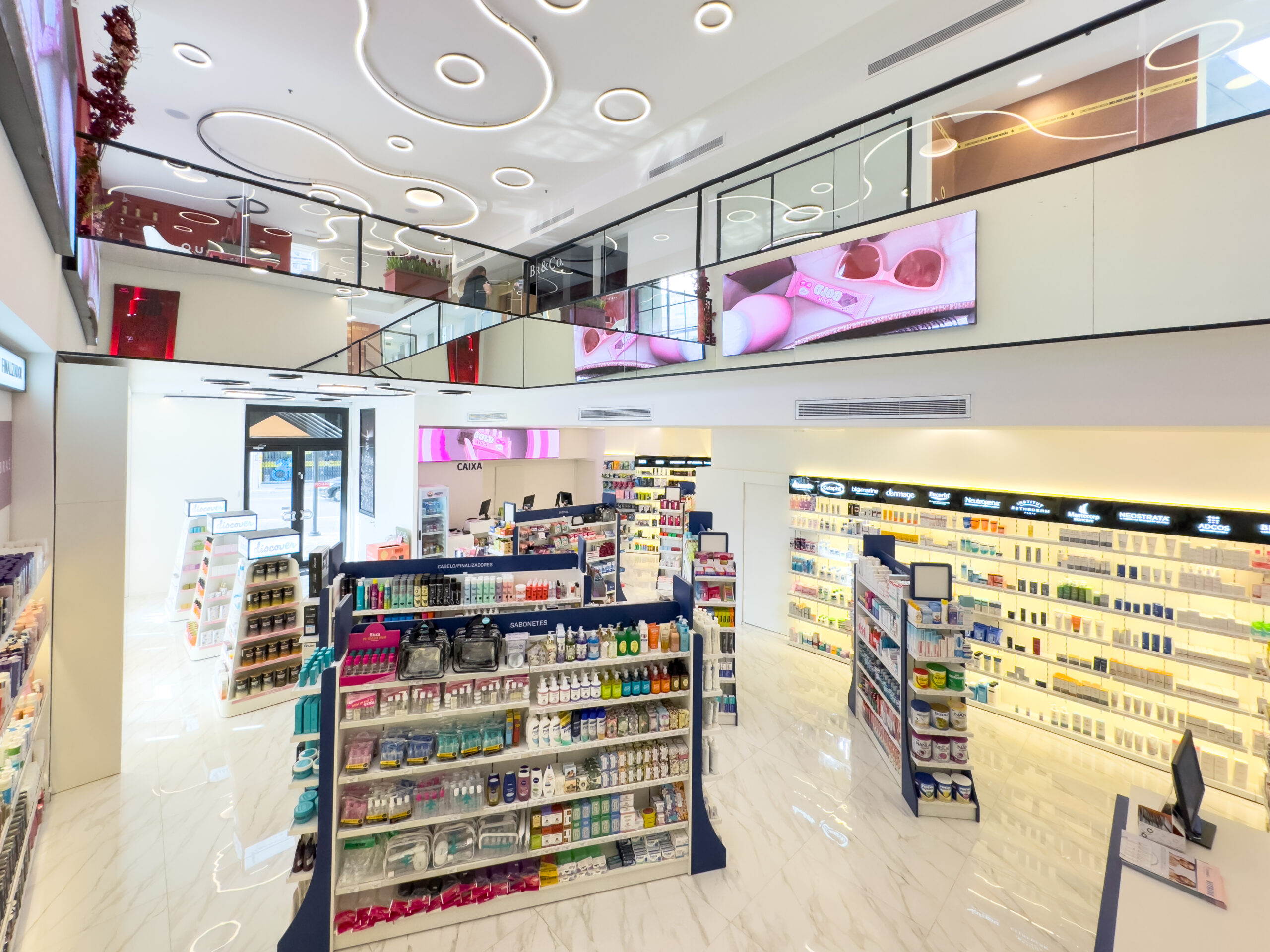 Primeira loja conceito da Drogaria Discover abre as portas em São Paulo Primeira loja conceito da Drogaria Discover abre as portas em São Paulo