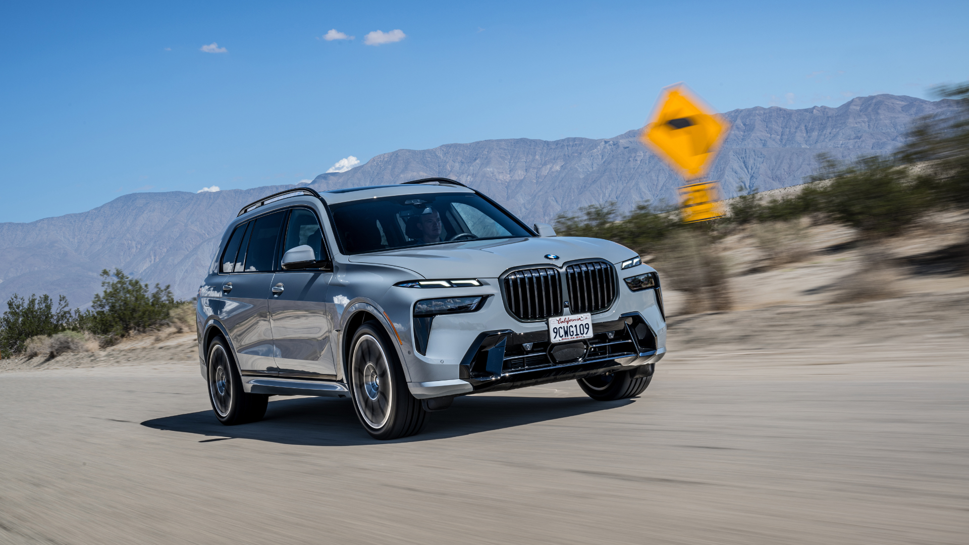 BMW lança nova versão do X7 no Brasil com tecnologia híbrida